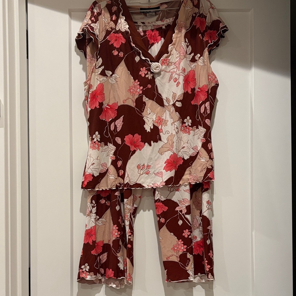 Elegant Floral Women's Pajama Set
